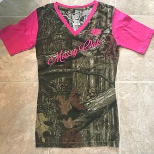 A mossy oak ladies M tee, only wore a few times.